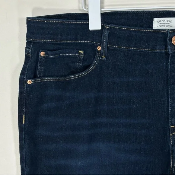 Levi Strauss Signature Mid-Rise Bootcut Denim Jeans • Blue • Sz 20M W35 L32 •EUC - Picture 5 of 15